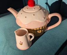 Cake Teapot and Milk Jug