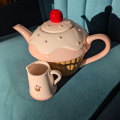 Cake Teapot and Milk Jug