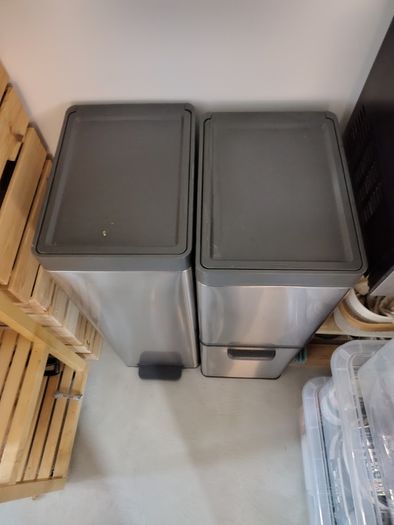 Pedal kitchen bin