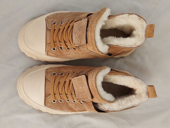 UGG unisex kids boots