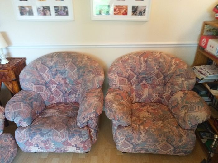 Jacquard suite, 3-seater couch and 2 armchairs - free delivery!