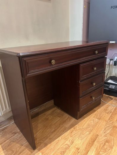 Mahogany Veneer Desk