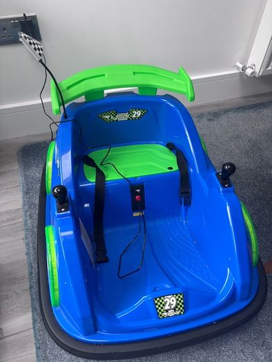 Flybar kids sit on bumper car