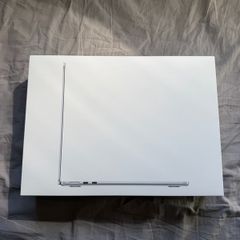 MacBook Air 13 Inch M2 - 8GB RAM, 256GB SSD, Silver, 100% Battery Health