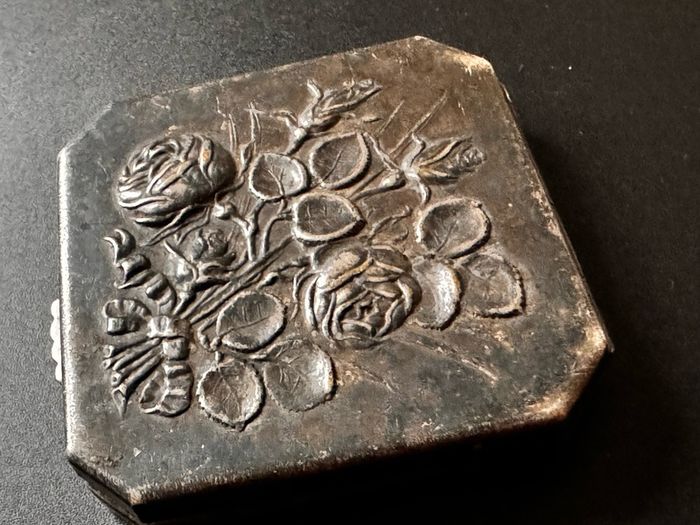 Vintage Floral Powder Compact  Silver-Tone Metal