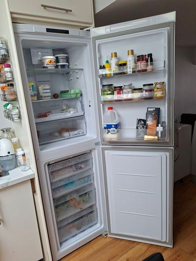 Kitchen, Fridge freezer, dining table & chairs