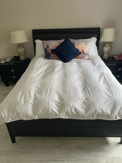 king size bed with matching lockers and lamps