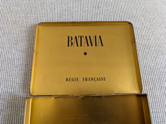 Vintage Batavia Regie Francaise 10 Cigar Tin