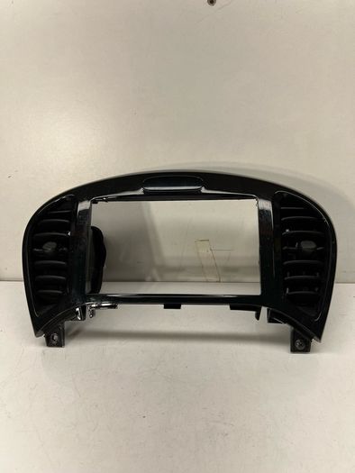 2011 Nissan Juke Dashboard Centre Air Vents With Surround Trim 687501ke0a A2l5b1s