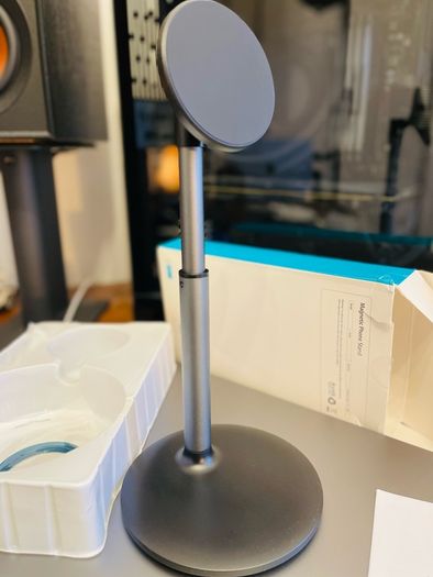 iPhone Mag Stand or Magnetic Stand