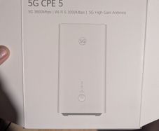 Huawei / Zowee H155-381 5G LTE Wi-Fi Router (SIM Card Router)