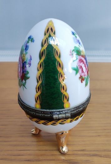 Vintage Porcelain Egg Hinged Trinket Box 3 Gold Legs Floral