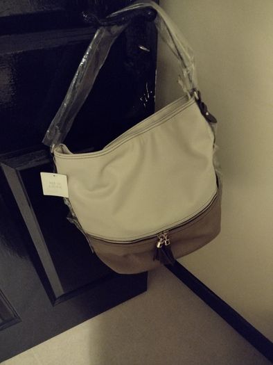 Handbag....includes Postage !!