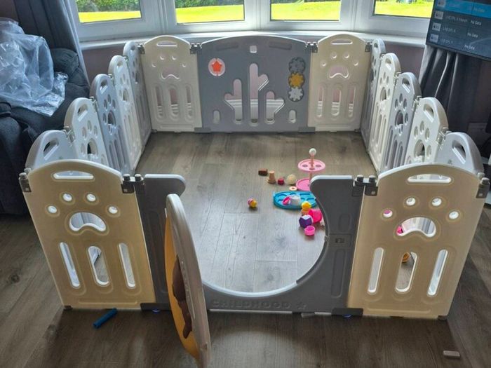 Bezou Sleepy Bear Activity Folding Playpen