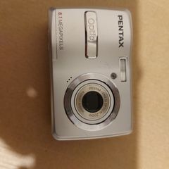 Pentax Optio E40, 8.1 megapixels, Takes 2 AA Batteries, working great and in excellent cosmetic condition