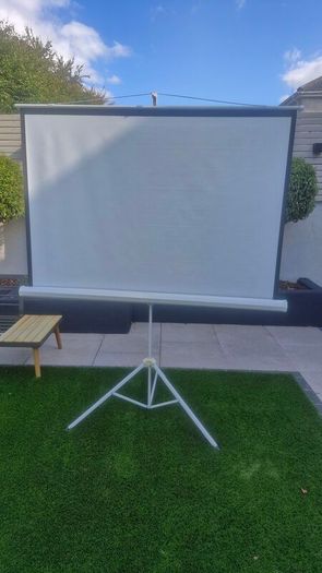 projector screen