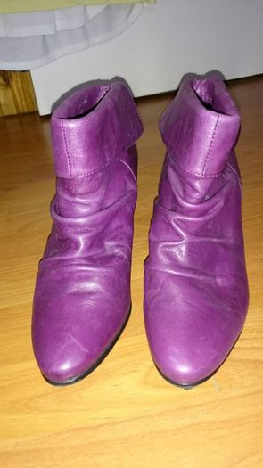 Purple Piu di boots, size 38, UK 5