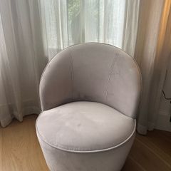 Velvet accent chair
