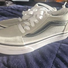The kids old skool drizzle vans size 12 uk