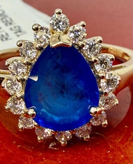 Diamond LUXURIANT Premium Vietnamese Cobalt Blue Spinel and Lab Grown Diamond Ring