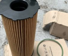 Genuine VAG Oil Filter 057 115 561 M (Audi / VW / Skoda) - Brand New