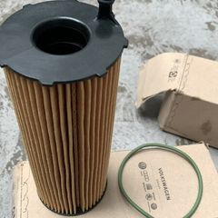 Genuine VAG Oil Filter 057 115 561 M (Audi / VW / Skoda) - Brand New