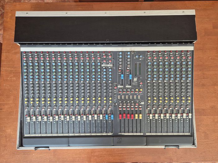 Allen & Heath GL2200 24-Channel Mixer in Flight Case