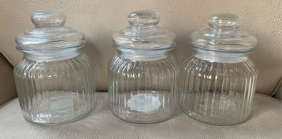 3 glass jars with lids