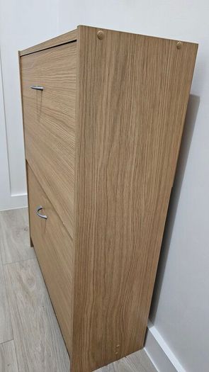 Shoe cabinet with 3 compartments