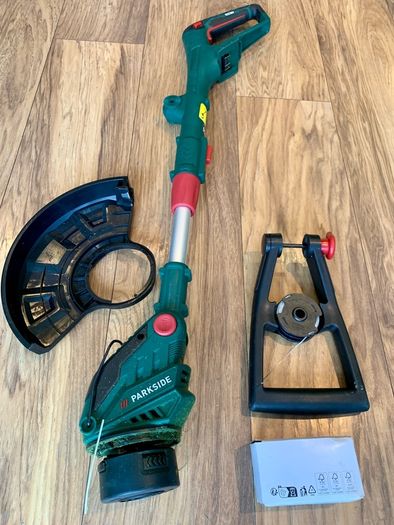 Cordless grass strimmer