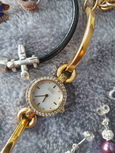 mix jewellery,ring,necklaces,what the pictures