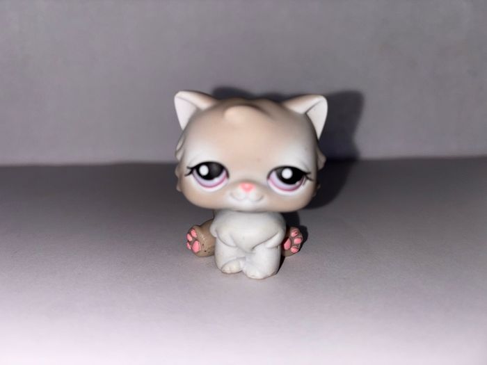 littlest pet shops (LPS) Persian cat bundle!