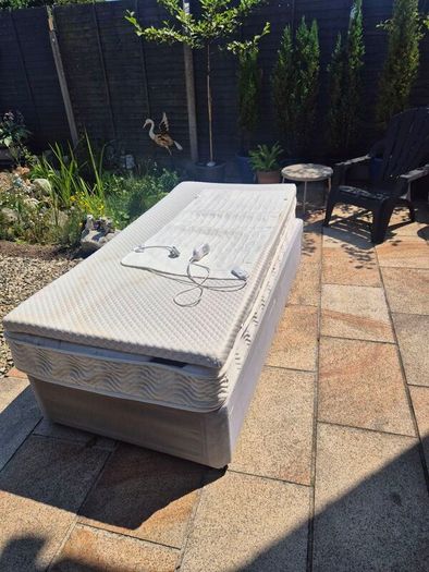 Single bed with Mattress and mattress topper