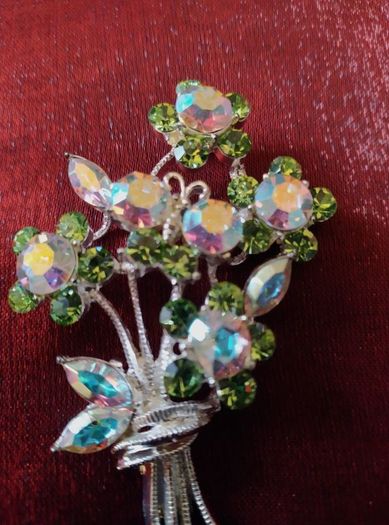 Gorgeous Vintage Brooch