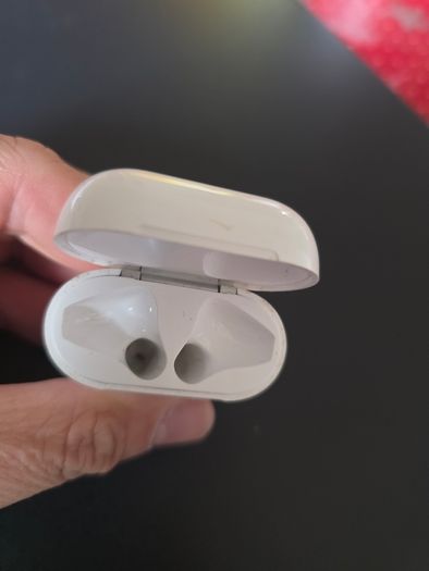 Apple Airpods A1938 2nd Gen Wireless Case