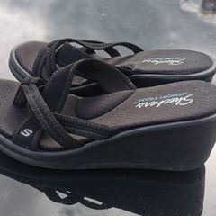 Skechers Women's Rumblers - Young at HeartHeels Sandals size 7