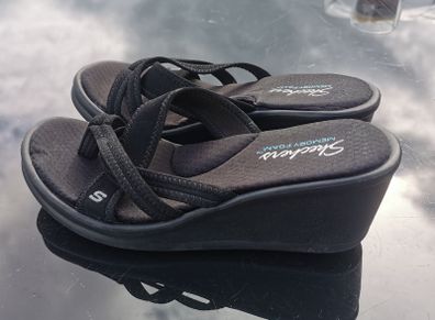 Skechers Women's Rumblers - Young at HeartHeels Sandals size 7