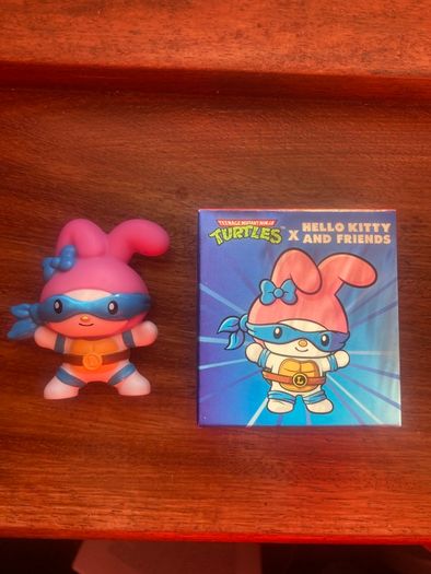 Teenage Mutant Ninja Turtles and Hello Kitty MacDonalds Figures Raphael Leonardo
