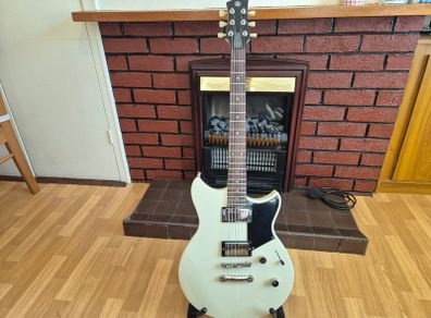Yamaha Revstar RSE20 White Electric Guitar