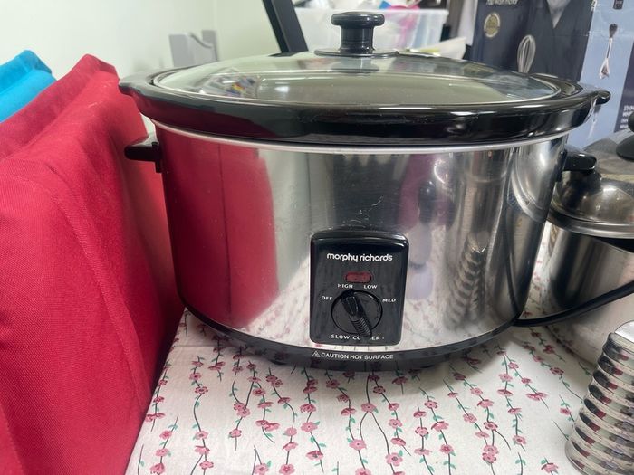Morphy Richard's slow cooker