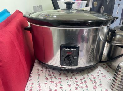 Morphy Richard's slow cooker