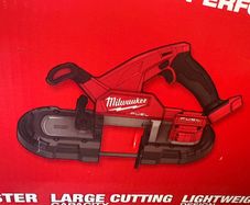 MILWAUKEE Fuel Compact Bandsaw