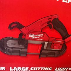 MILWAUKEE Fuel Compact Bandsaw