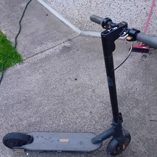Electric scooter ninebot max g30 300w