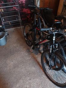2 x mountain bikes