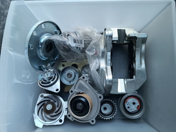 Car parts, of all kinds (clutches, pressure plates, discs, shock absorbers, etc.)