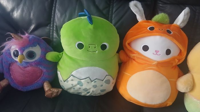 4 Squishmallows + extra plushie