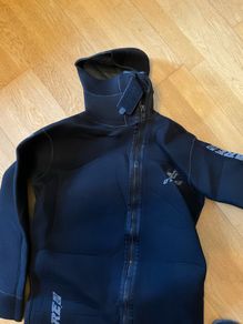 Brand New Men's Hooded 3mm Wetsuit XL