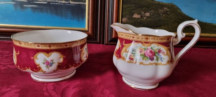Antique 21 Piece Royal Albert Lady Hamilton Bone China Tea Set For 6 Person Setting Made In England