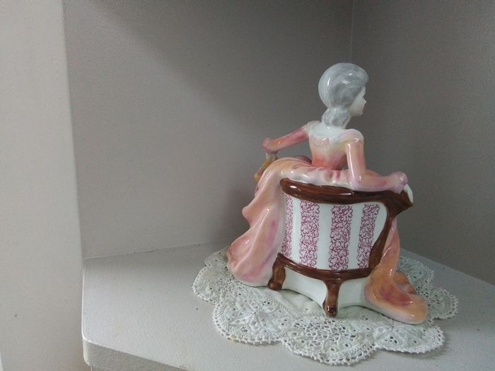 Coalport Figurine Ladies of Fashion  "Polly"